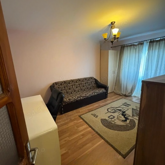 Apartament 3 camere, decomandat, zona Nicolina-Podu Ros - Fotografie 1