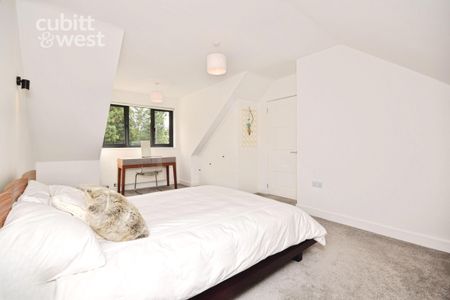 5 bedroom detached house to rent - Photo 4