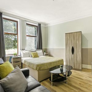 223 Hyde Park Road Leeds - LS6 1AH - Photo 2