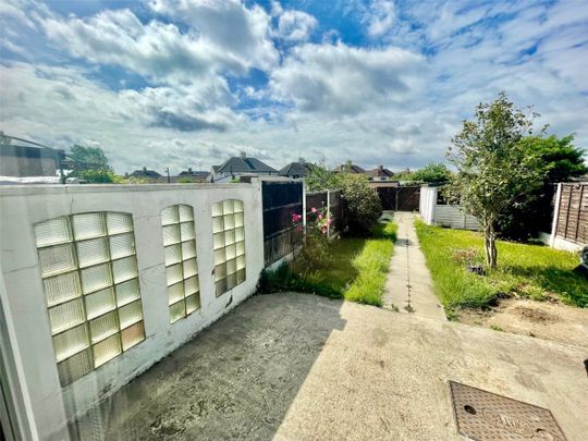 East Rochester Way, DA15, Kent - Photo 1