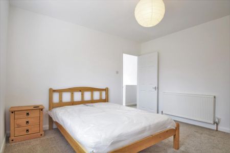 4 bedroom detached house to rent - Photo 5