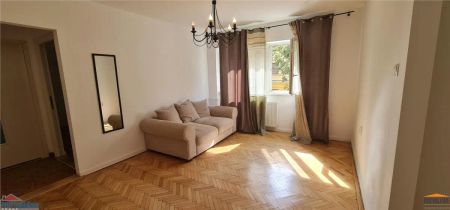 Apartament 2 camere et.1 pe B-dul Revolutiei, zona Banca ING Podgoria - Photo 4