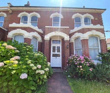 2 bedroom ground floor flat to rent - Photo 3