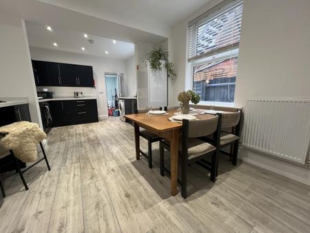 1 bedroom house of multiple occupation to rent - Photo 4