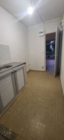 Location Appartement 4 pièces 60m² LES ABYMES 97139 - Photo 5