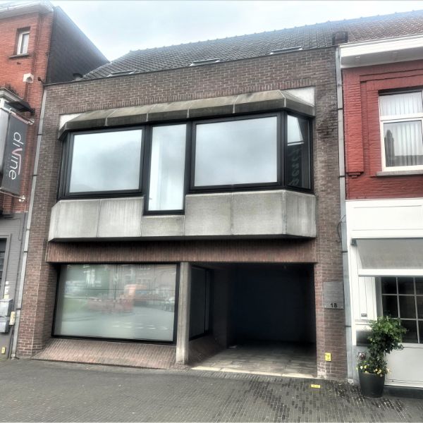 Woning met 3 slaapkamers en kantoor/praktijkruimte - Photo 1