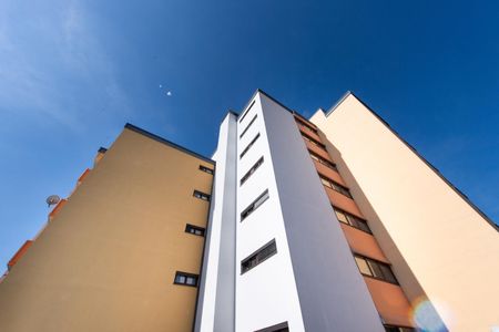 Charmante, möblierte 2-Zimmer-Wohnung mit Balkon im 2. Liftstock - Photo 2