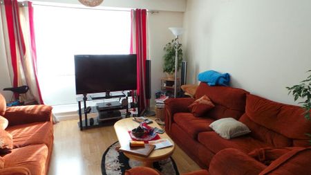 3 bedroom flat to rent - Photo 2