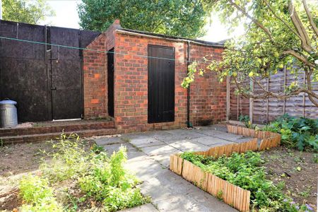 2 bedroom terraced house to rent - Photo 3