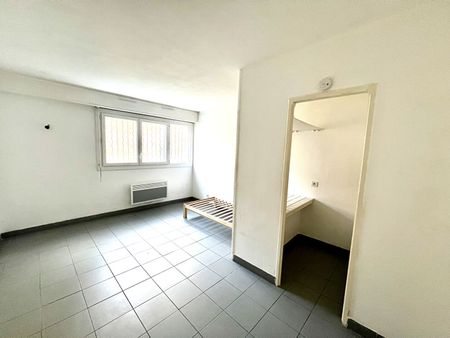 Appartement 1 pièces 22m2 MARSEILLE 6EME 620 euros - Photo 4