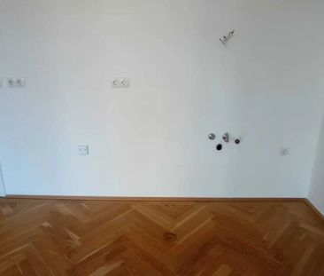 GRÜNRUHELAGE MIT BALKON! 2 Zimmer Wohnung nähe Quellenstraße! - Foto 1