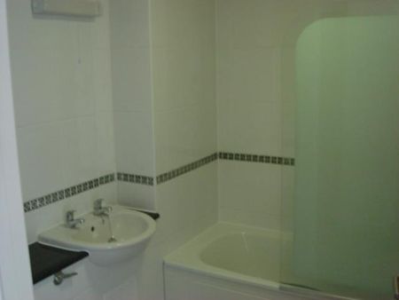 Studio to rent - Photo 5