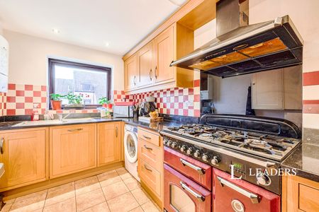 1 bedroom house to rent Kingfisher Way, Bishops Stortford, Hertfordshire, CM23 - Photo 4