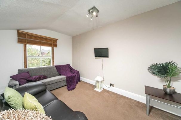 5 Bed Terraced House, Donnington Road, RG1 - Photo 1