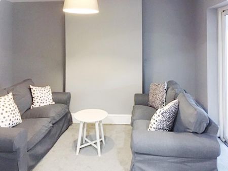 4 bedroom house to rent - Photo 2