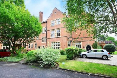 Oldfield Wood, Maybury, GU22 - Photo 4