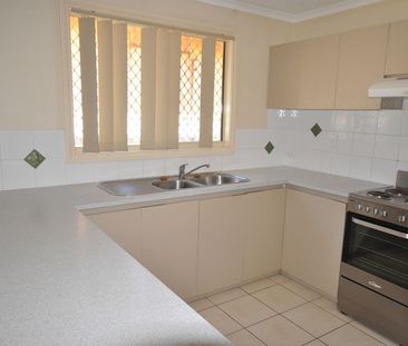 Comfortable 3x1 Close to Shops, Schools & Local Amenities - Photo 4