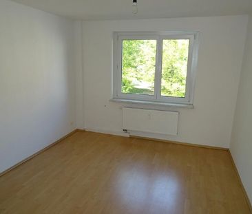 Plauen...mit Balkon! 2-Zi.-Whg. im 4. OG - frei ab Februar - Photo 1