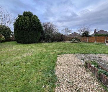 Heathy Close, Barton On Sea, New Milton, Hampshire, BH25 - Photo 3