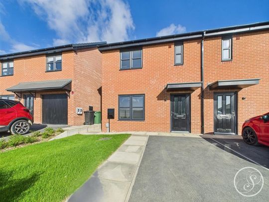 3 bedroom semi-detached house to rent - Photo 1