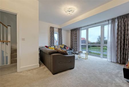 5 bedroom detached house to rent - Photo 3