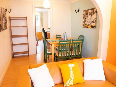 6 bedroom house to rent - Photo 3