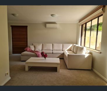 16 Woodford Wells Way, Kingsley, WA 6026 - Photo 5