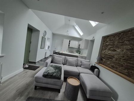 Ink Bottle Lodge, The Village, Hollywood, County Wicklow - Photo 3