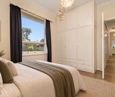Pet Friendly, Three Bedroom Family Home - Photo 4
