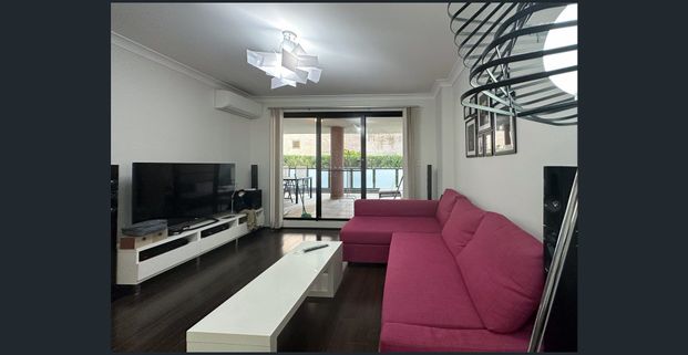 Spacious Fully Furnished 1-Bedroom Apartment for Rent Prime Location - Photo 1