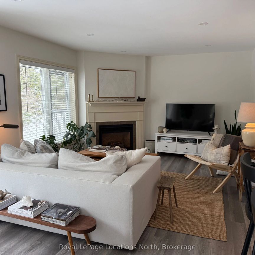 378 Mariners Way #9 - Photo 1