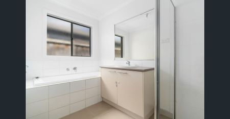 Stylish & Spacious Family Living in Prime Cranbourne North Location! - Photo 4