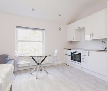 Studio Flat, Adolphus Road, N4 - Photo 1