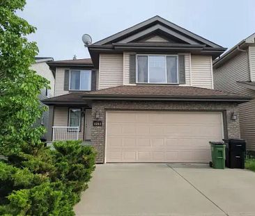 3 Bedrooms 2.5Bathroom Single House with double car garage in Magrath | 1211 McKinney Court Northwest, Edmonton - Photo 1