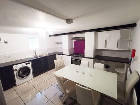 Delph Mount, Woodhouse - Photo 3