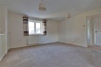 Swangrove Gardens, Tuffley, Gloucester - Photo 2