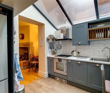 3 bedroom terraced house to rent - Photo 4