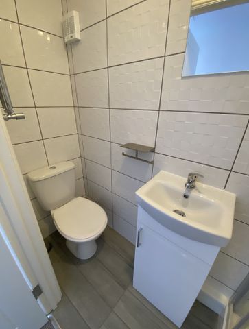 £2,750 PCM, Exceptional Refurbished Five En-Suite Double Bedroom Furnished House with Enclosed Garden in Pentre Street, Grangetown, Cardiff, CF11 6QX - Photo 4
