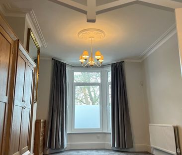 Room in a Shared House, Scawen Road, SE8 - Photo 2