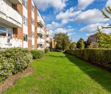 Bishopsford Road, Morden, SM4 - Photo 2