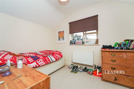 3 bedroom house to rent Queen Street, Cirencester, GL7 - Photo 4