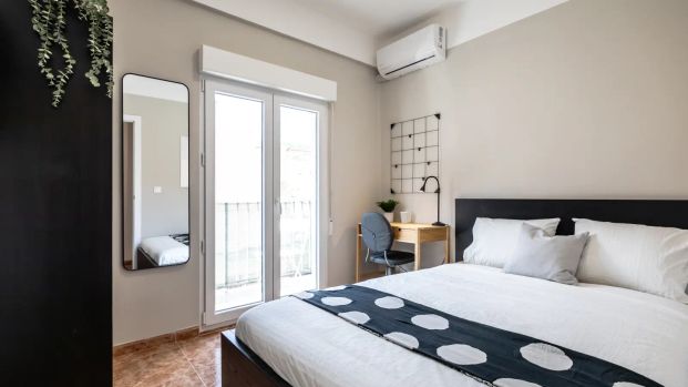 Room in a shared 5-bedroom apartment for rent in La Malva-Rosa - Photo 1
