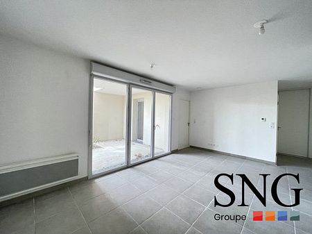 T2 AVEC TERRASSE / JARDIN ET PARKING - Photo 2