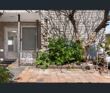 2/16 Nankeen Avenue, Paradise Point, Qld 4216 - Photo 1