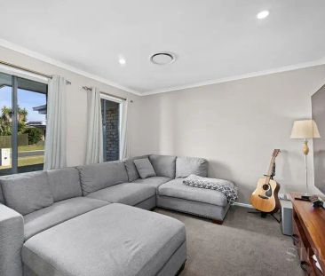 6 Oprah Ct, Brassall QLD 4305 - Photo 5