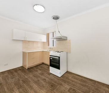 Well Maintained 2 Bedroom Unit! - Photo 5