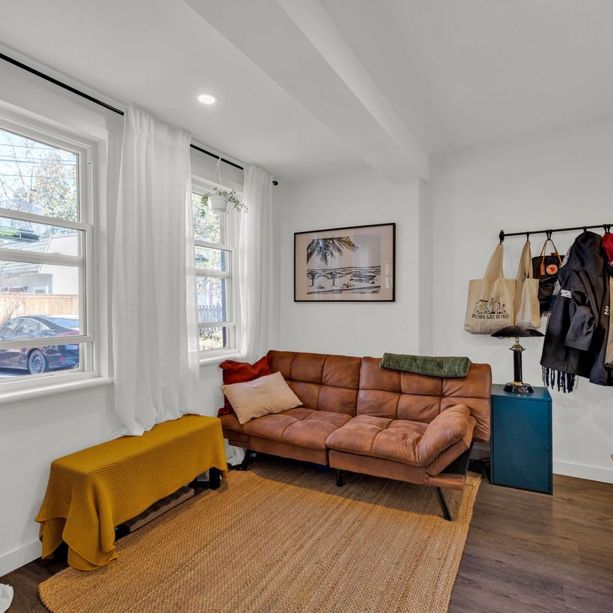 For Lease - 325 Hinchey Avenue Unit# B, West Centre Town, Ontario - Photo 1