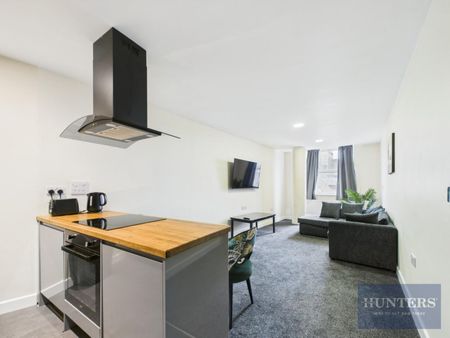 1 bedroom Flat To Let - Photo 2