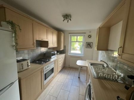 2 bedroom flat to rent - Photo 5