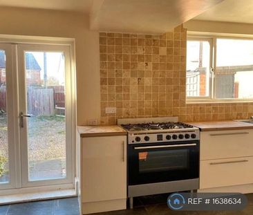 3 bedroom terraced house to rent - Photo 4